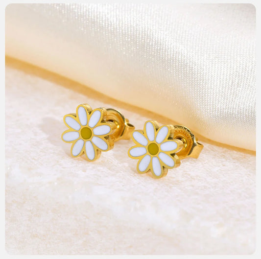 Ariel Fresh Daisy Flower Stud Earrings for Women