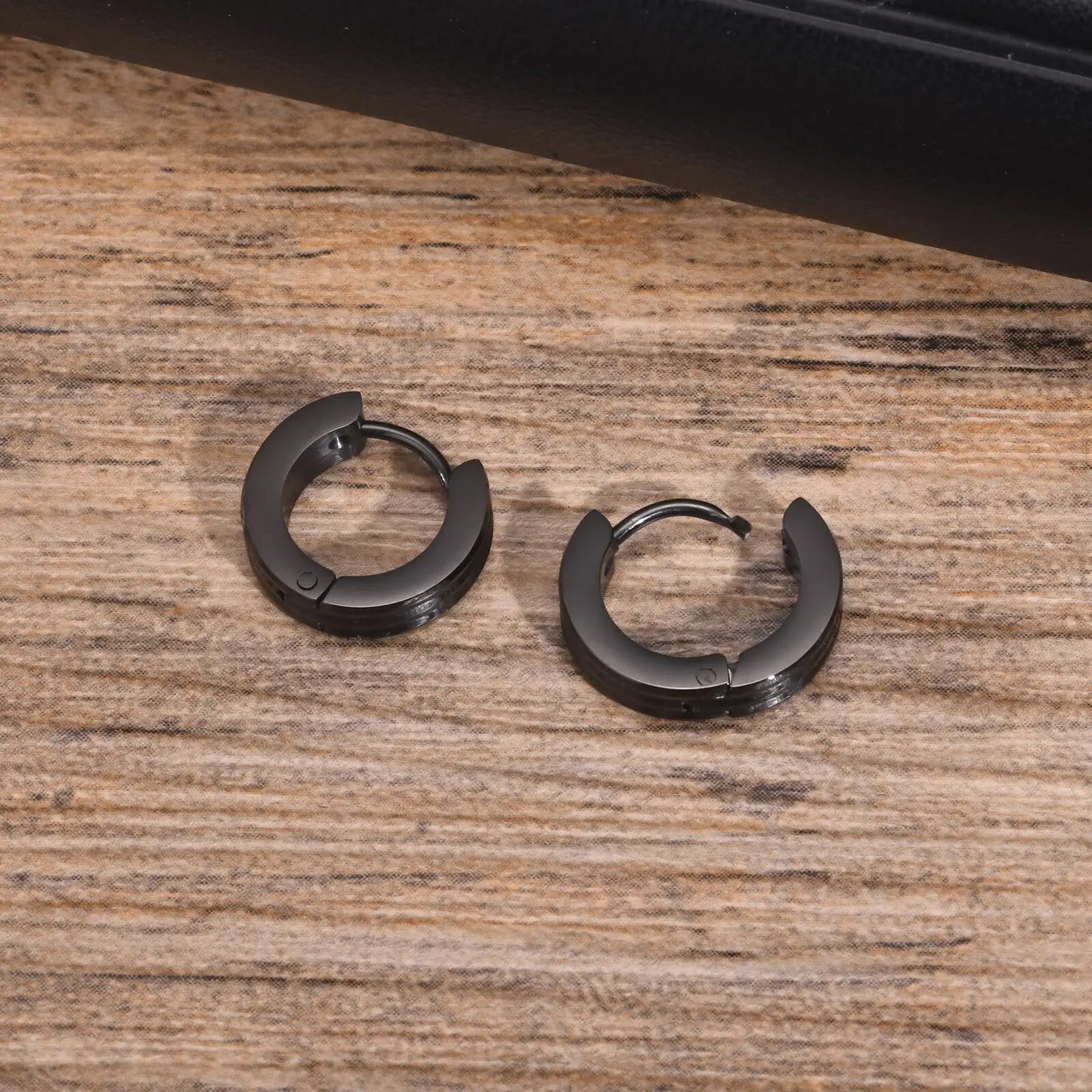 Ariel Grooved Hoop Earrings for Men