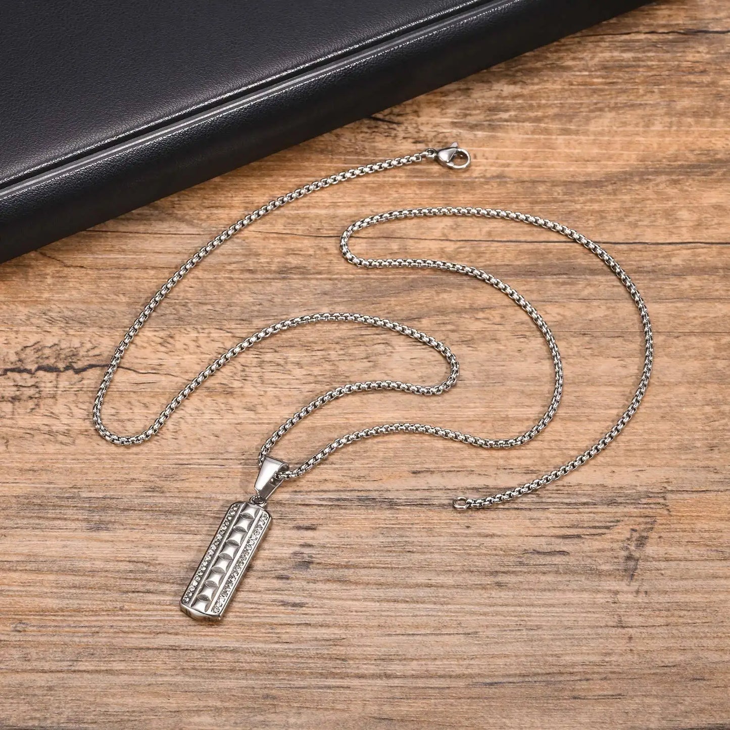 Ariel Thicken Vertical Bar Necklace for Men